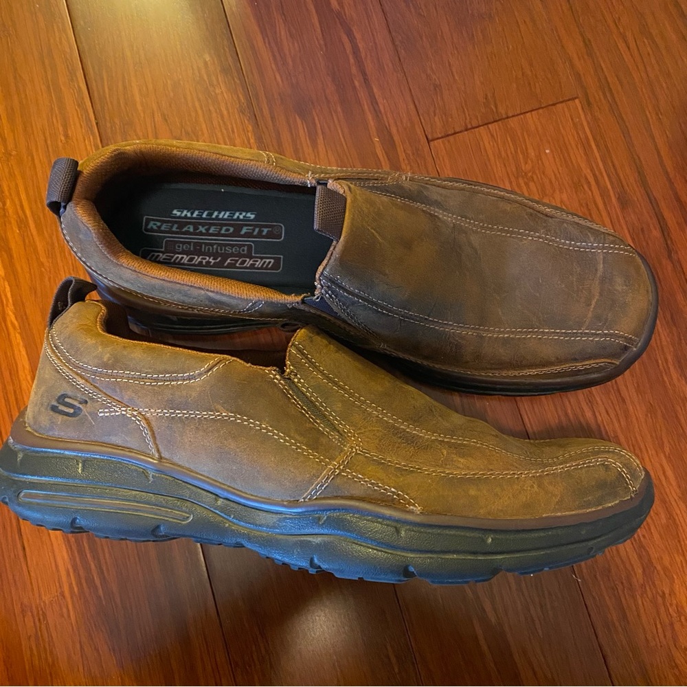 Sketchers Men’s Leather Slip Ons